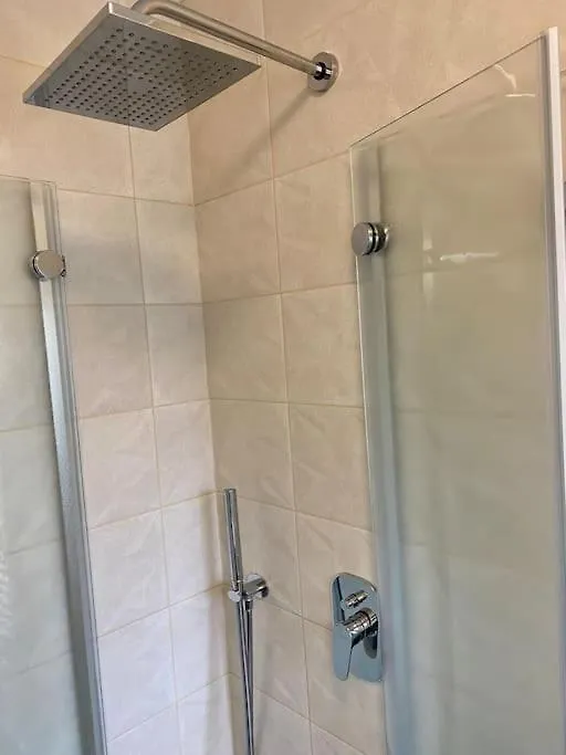 Spacious Apt In A Quiet Neighbourhood + Private Parking Ljubljana Apartment