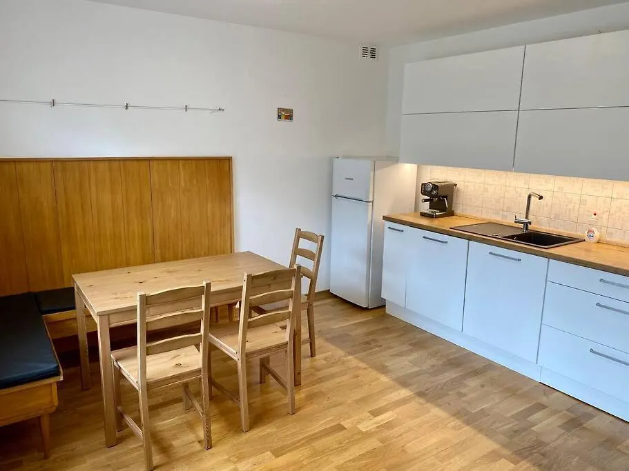 Spacious Apt In A Quiet Neighbourhood + Private Parking Ljubljana Apartment